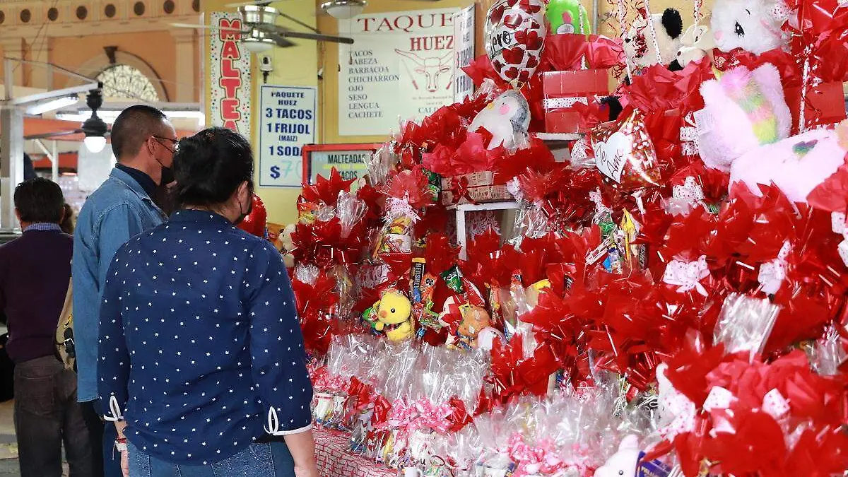 Vendedores locales comienzan a poner puestos para el 14 de Febrero - Cecilia Saijas (7)